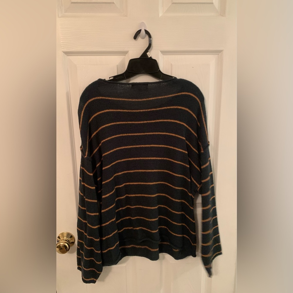 Sweater - Picture 2 of 3